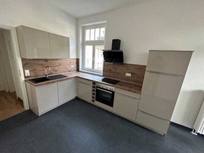 Große 2-Zimmer-Maisonette-Wohnung mit Einbauküche! Erstbezug nach Sanierung!