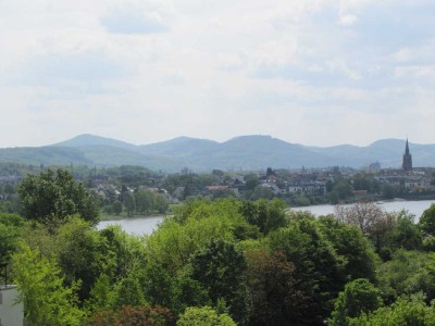Kapitalanlage: Vermietete 4 Zimmer Wohnung mit traumhaftem Blick auf Rhein und Siebengebirge