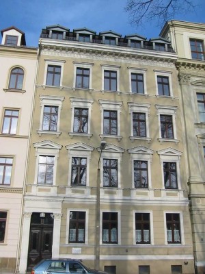 Moderne, individuelle, 4-Zimmer-Sonnenwohnung mit großer Dachterrasse mitten am Wilhelmsplatz!