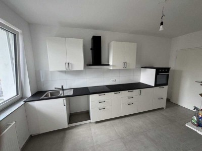 Duisburg-Neudorf: Top 2-Zimmerwohnung mit Einbauküche, Dusche & Badewanne!