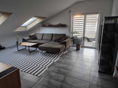 Rodgau-Hainhausen 3 Zi.-Dachgeschosswohnung mit großem Balkon