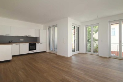 Ab 01.12.2024 bezugsfrei! ** Helle 3-Zimmerwohnung mit EBK, Loggia und Hauswirtschaftsraum**