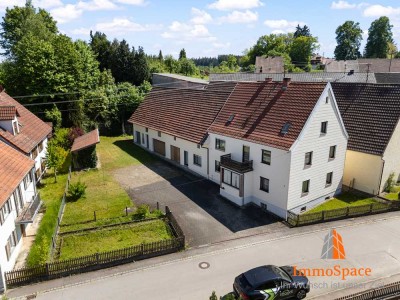 IMMOSPACE *** GROßZÜGIGES EIN-  BZW ZWEIFAMILIENHAUS MIT GARTEN, XXL-GARAGEN UND STADELBEREICH ***