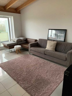 Schöne 2,5-Zimmer-DG-Wohnung