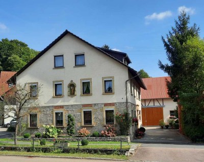 Liebevoll gepflegte Hofstelle mit großem Wohnhaus sucht neue Eigentümer