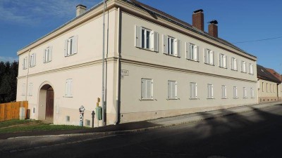 3 Zimmerwohnung , Gartenmitnutzung, Autoabstellplatz