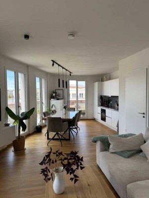 Penthouse-Feeling in Haar bei München – helle 3-Zimmer-Neubauwohnung mit 50 m² Terrasse