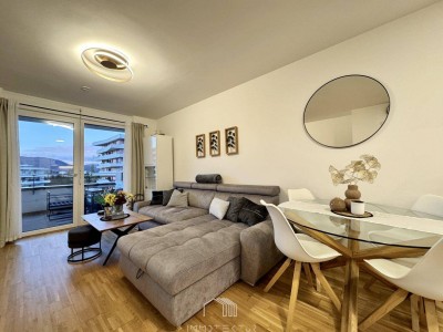 PENTHOUSE-FEELING: Schöne 2-Zimmer-Wohnung im 7. OG mit Balkon, privater Dachterrasse und Tiefgarage