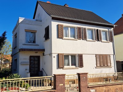 Einfamilienhaus in Worms-Pfeddersheim mit großem Garten in ausgezeichneter Lage  (Bebauung im Garten möglich)