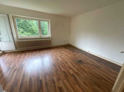 Renovierungsprojekt  mit 2-Zimmern in guter Lage zu verkaufen