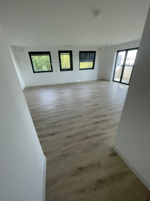 Helle 3-Zimmerwohnung mit EBK und Blick auf den Zollhafen