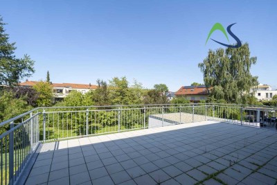 KFW 55 - Hochwertige Dreizimmerwohnung mit zwei Terrassen im Dreiparteienhaus