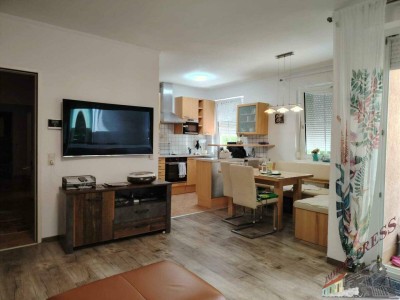 Sonnige 3 Zimmer-Wohnung mit 5m²-Balkon und KFZ-Stellplatz wartet auf nette Familie!
