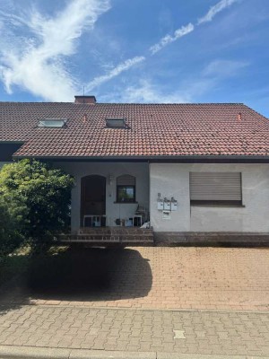 Großzügige 3,5-Zimmer Dachgeschosswohnung mit Balkon in ruhiger Wohnlage