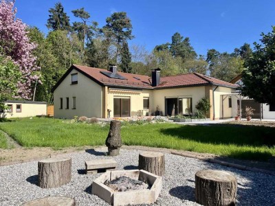 CHARMANTER BUNGALOW MIT EINLIEGERWOHNUNG