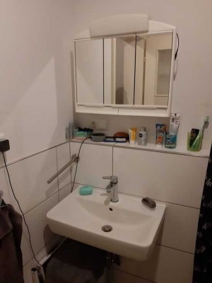 Frisch renoviertes helles 1-Zimmer-Apartment mit Balkon