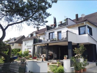 Möhringer Landstraße: Schöne DG Wohnung mit Große Terrasse