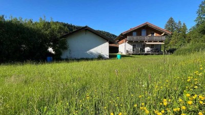 Oberau: Großes Grundstück mit modernem Einfamilienhaus
