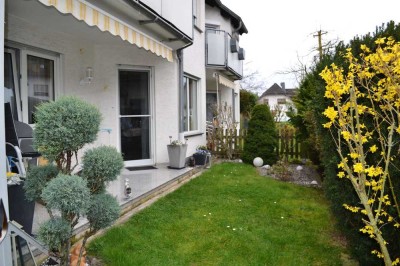 Anlageobjekt! Freundliche Drei-Zimmer-Wohnung im Erdgeschoss mit Garten und Carport