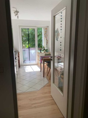 Helle 2-Zimmer Wohnung im 3. OG in Freiburg