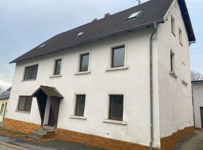 Handwerker aufgepasst!! Großzügiges Wohnhaus in 95482 Gefrees/Streitau zu verkaufen