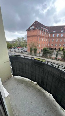 Geräumige 2-Zimmer-Wohnung mit 2 Balkonen - WG geeignet