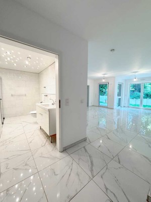 Neuwertige 2-Zimmer-Wohnung mit Terrasse und kleinem Garten