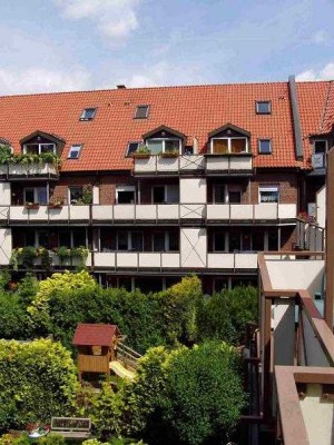 Gepflegte 2-Zimmer DG-Wohnung mit Balkon und PKW-Stellplatz in Südlage