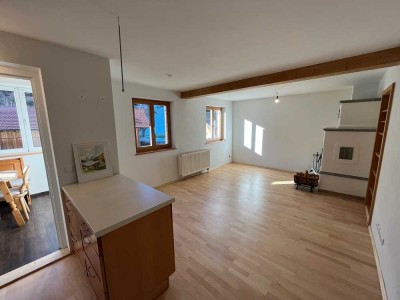Helle und geräumige 2-Zimmer-Wohnung mit EBK in Schliersee