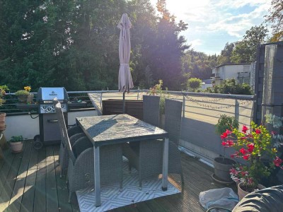 Stilvolle, modernisierte 2-Zimmer-Dachgeschosswohnung in einer charmanten alten Bergischen Villa