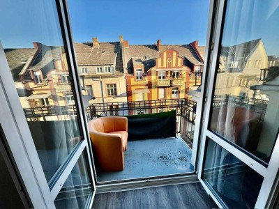 Zentral in Wiesbaden – Modernisierte  Einzimmer-Altbauwohnung mit Balkon