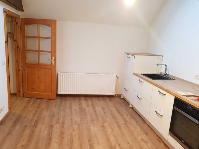 Attraktive 4-Zimmer-Maisonette-Wohnung mit Einbauküche im Grünen in Velbert