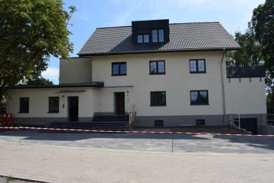 Geräumige, stilvolle 5-Zimmer-Wohnung mit gehobener Innenausstattung und Dachterrasse in Erkrath
