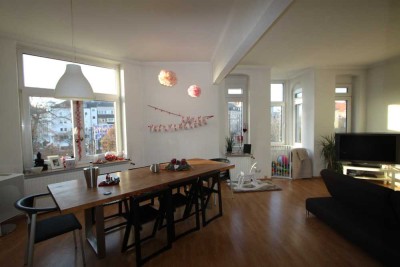 Wunderschöne Altbau-Wohnung am Weißekreuzplatz