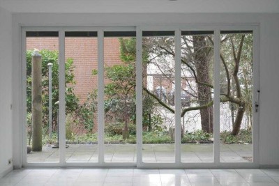 **Stilvolle 4-Zi.-Hochparterre-Wohnung mit Garten u. gehobener Innenausstattung in Düsseldorf-Lörick
