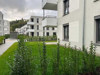 Moderne Neubau 2-Zimmer Wohnung mit EBK, Terrasse und großem Garten