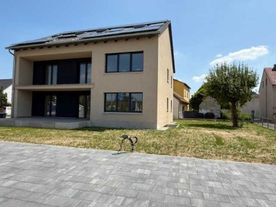 Erstbezug nach Renovierung, 3-Zi-ETW mit Balkon, Garten (ca. 170 m²), FBHZ, 1.OG, 2 Stellplätze, 910