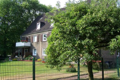 Komplett renovierte Wohnung mit Balkon und Gartenanteil in Gelsenkirchen