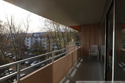 Helle 1 Zimmerwohnung mit Schwimmbad und Sauna voll möbliert