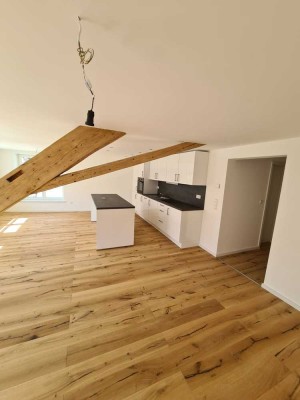 4-Zimmer-Wohnung in hochwertig saniertem Altbau in zentraler Altstadtlage