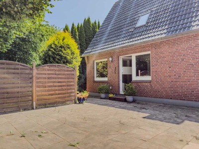 Ruhiges Einfamilienhaus mit großer Garage und Garten in Sörup