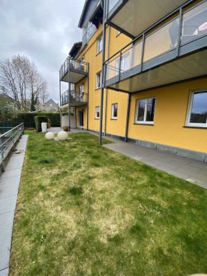 Schöne 3 Zimmer Souterrain Wohnung mit XXL Garten und Garage in Wpt-Ronsdorf
