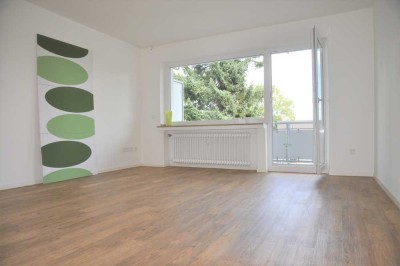 MG-Odenkirchen: Attraktive 1 Zimmer-Single-Wohnung mit sep. Einbauküche und Sonnenbalkon