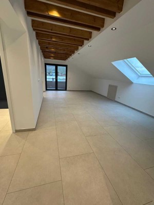 Exklusive Dachgeschosswohnung (72m²) mit moderner Ausstattung & Ausblick