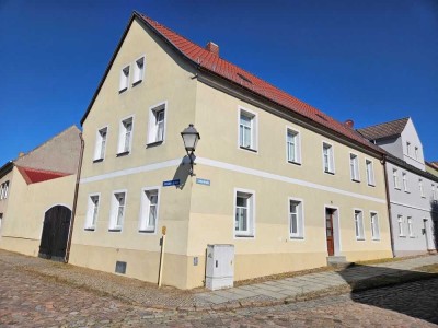 Ihr neues Zuhause. Haus und Hof zum Schnäppchenpreis!