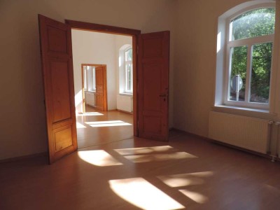WG geeignete 5 1/2 Zimmer Altbau Wohnung
