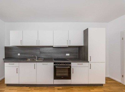 frisch renoviert: 2 Zimmer I Tageslichtbad mit Wanne I neue Einbauküche