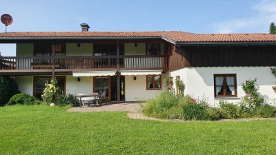 Großes renoviertes Haus mit Doppelgarage von Privat