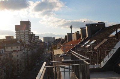 Sonniges, komfortables 3-Zi- Penthouse mit schöner Terrassse in D´f. - City   !