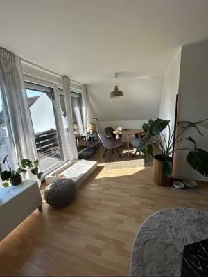 DG Wohnung mit großer Loggia im 2 Familienhaus, inkl. Parkplatz